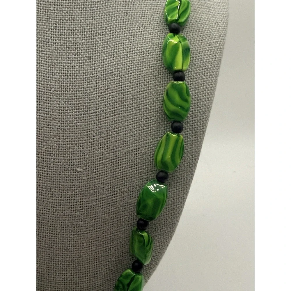 Artisan Glass Beaded Necklace Green Swirl Toggle Clasp 16